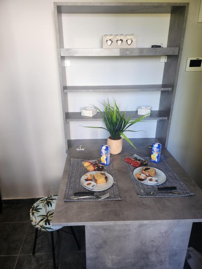 Small Luxury Apartment Anavyssos Esterno foto